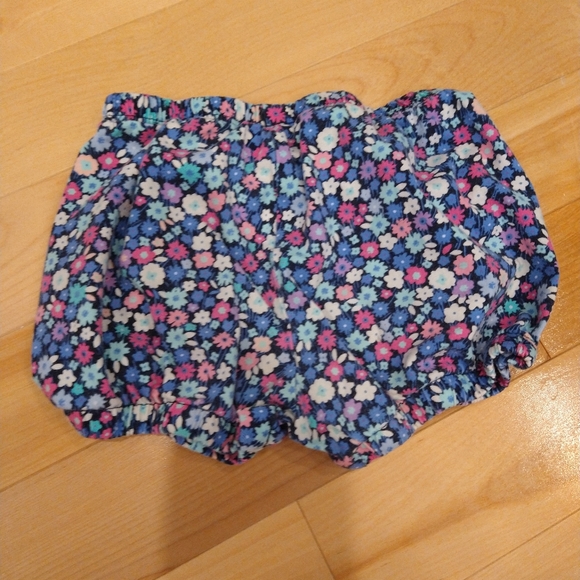3/20$ 3T Gap flower shorts - Picture 5 of 5